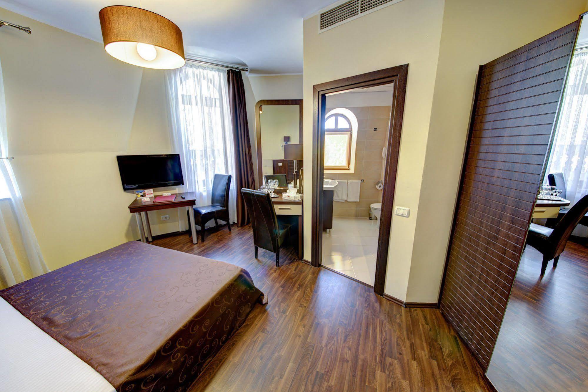 Reginetta Suites Bucharest Exterior photo